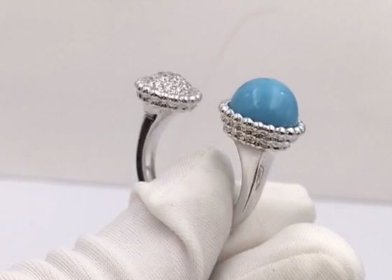 調節可能なサイズのトルコ石が付いている優雅で独特な18K金のダイヤモンド指輪