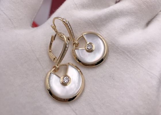 古典的で白い真珠色のElegant Amulette De Cartier Earrings